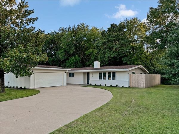 108 Catalpa Street, Coffeyville, KS 67337