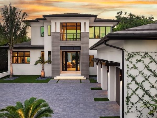 477 3rd ST N, NAPLES, FL 34102