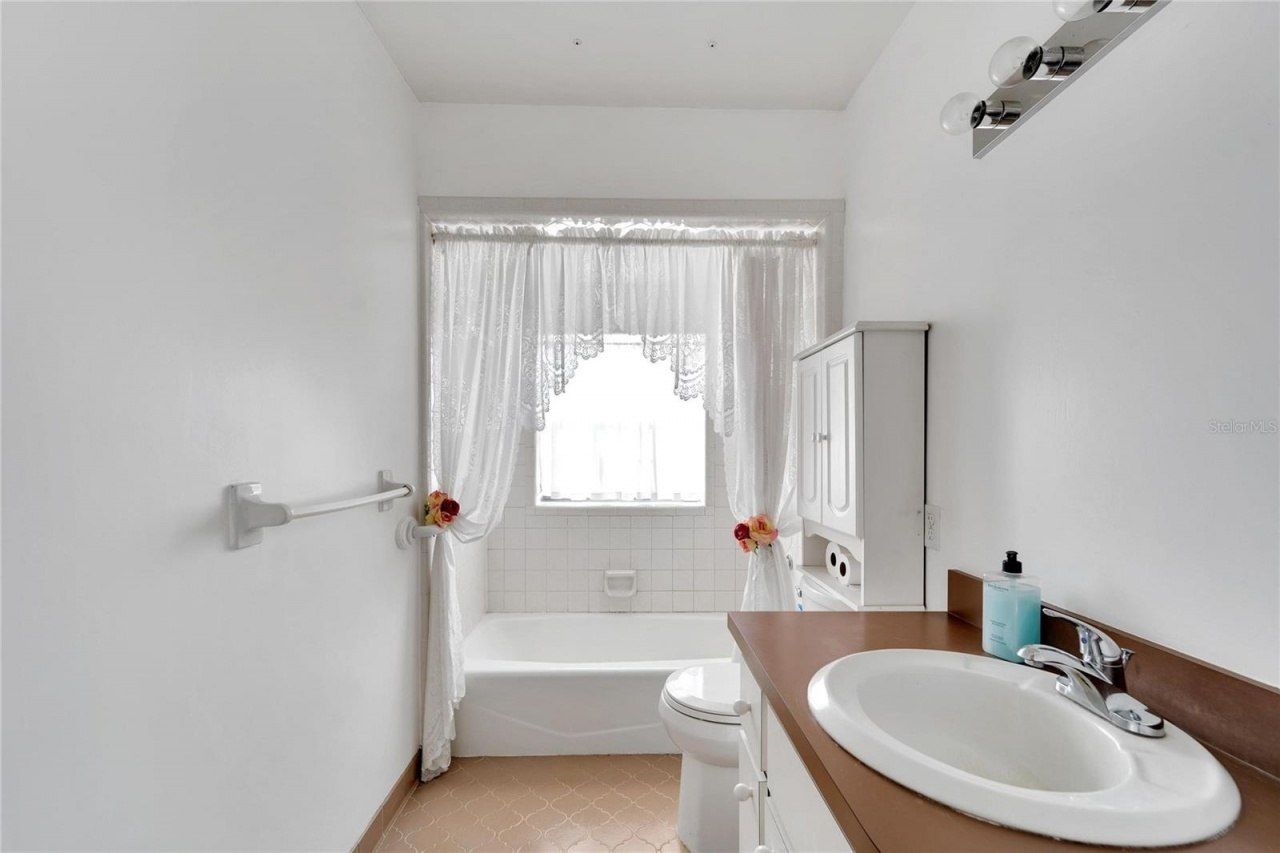 5020 Sydney Road, Plant City, FL 33566 Photo