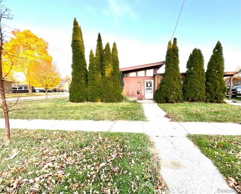 106 N Marquette Street, Durand, MI 48429 Main Photo