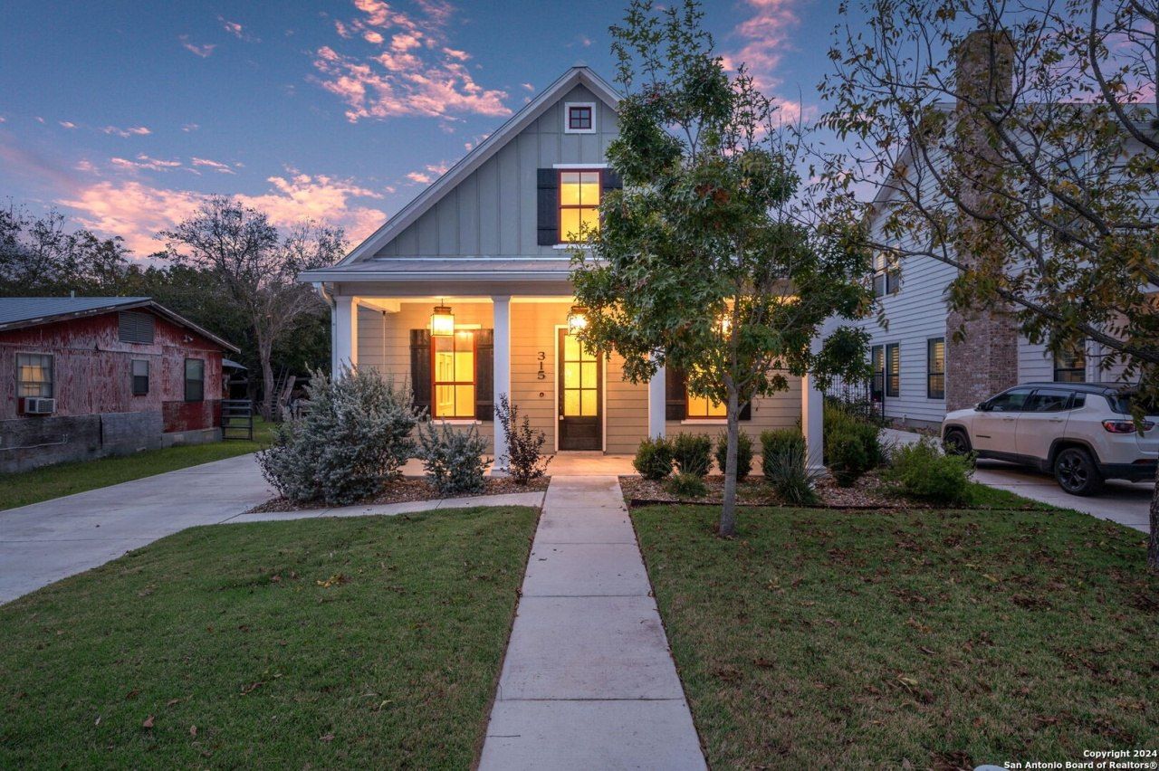 315 Hickman, Boerne, TX 78006 Main Photo