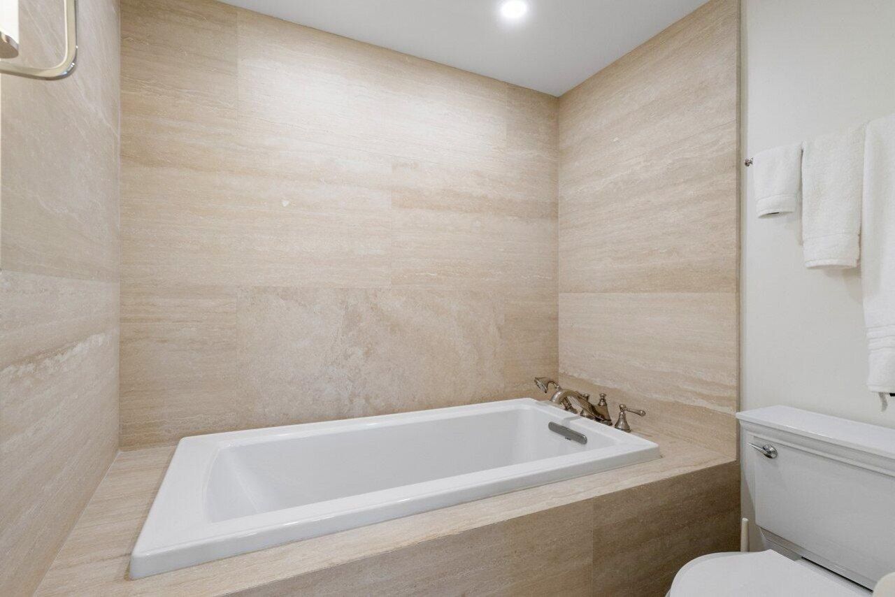 130 Sunrise Avenue, Unit 616, Palm Beach, FL 33480 Photo