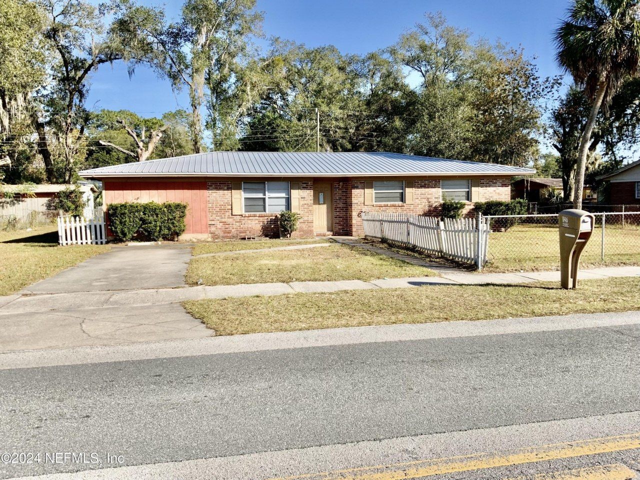 127 MELLON Road Palatka, FL 32177