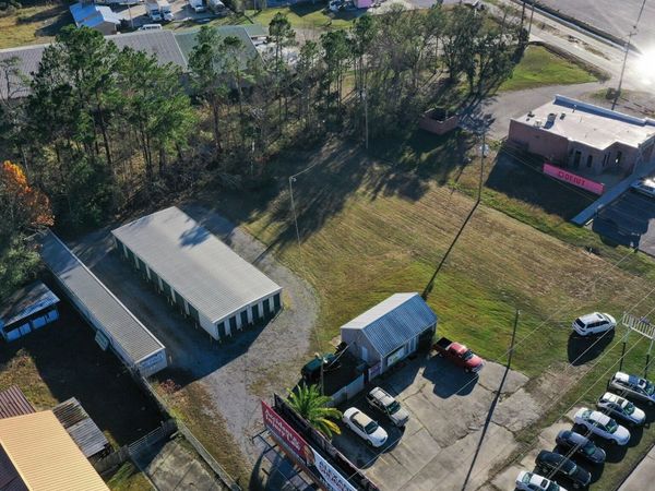 623 Highway 90, Waveland, MS 39576