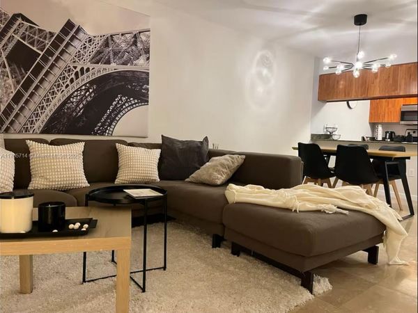 1200 Brickell Bay Dr, Unit 3220, Miami, FL 33131