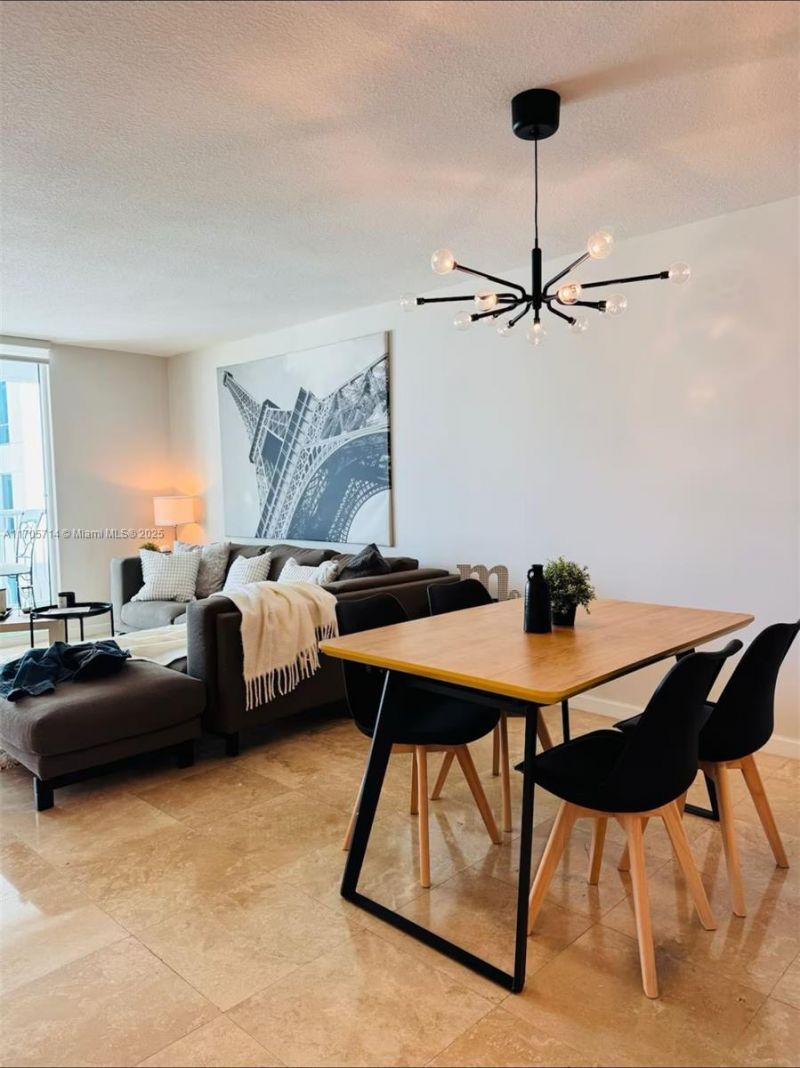 1200 Brickell Bay Dr, Unit 3220, Miami, FL 33131 Photo