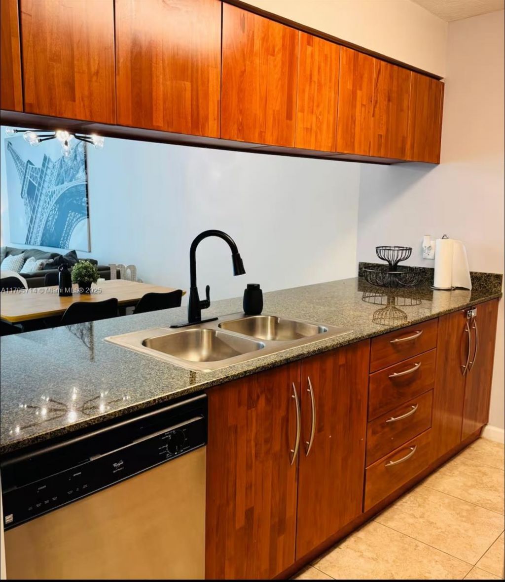 1200 Brickell Bay Dr, Unit 3220, Miami, FL 33131 Photo