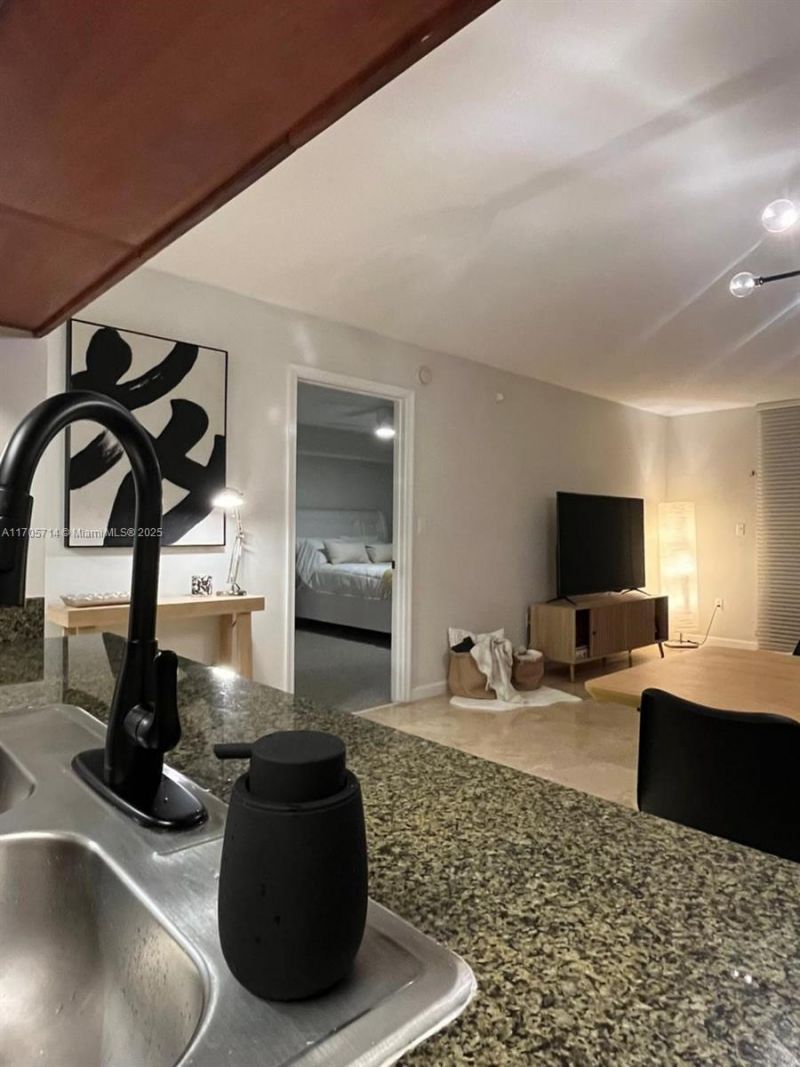 1200 Brickell Bay Dr, Unit 3220, Miami, FL 33131 Photo