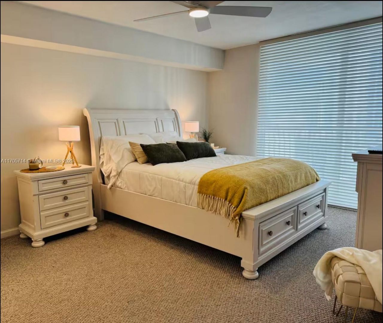 1200 Brickell Bay Dr, Unit 3220, Miami, FL 33131 Photo