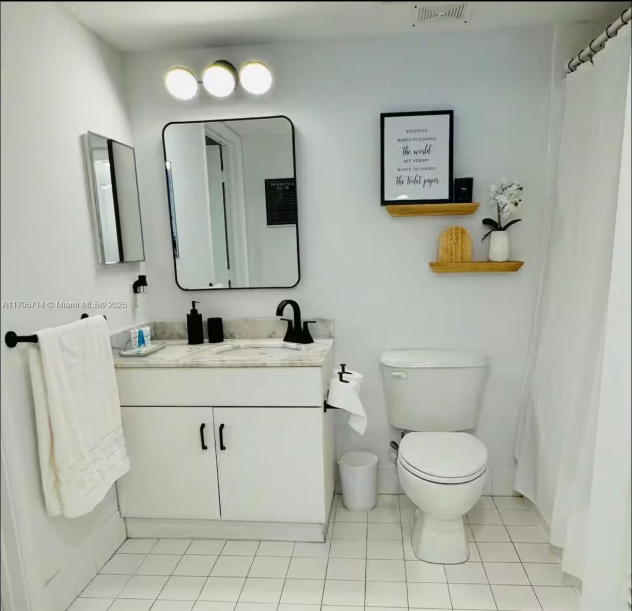 1200 Brickell Bay Dr, Unit 3220, Miami, FL 33131 Photo