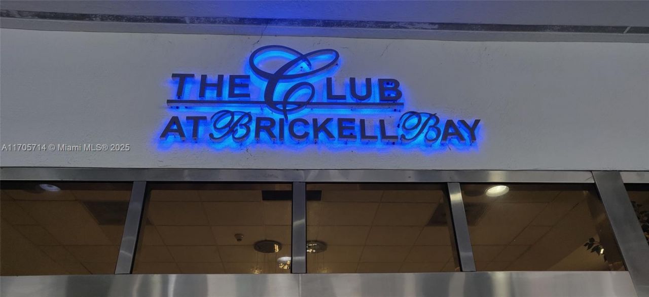 1200 Brickell Bay Dr, Unit 3220, Miami, FL 33131 Photo