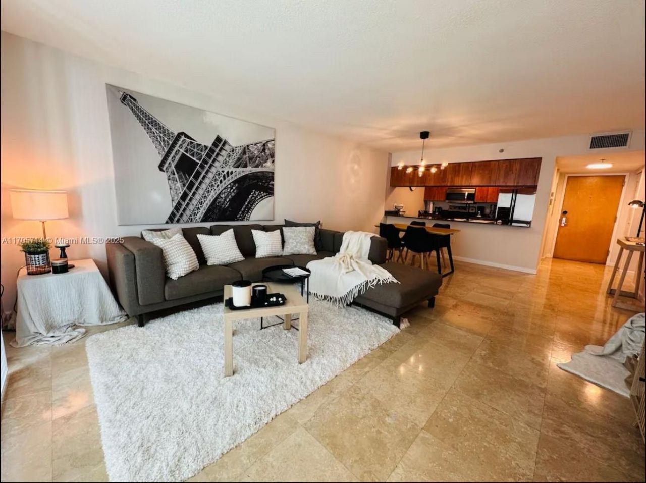 1200 Brickell Bay Dr, Unit 3220, Miami, FL 33131 Photo