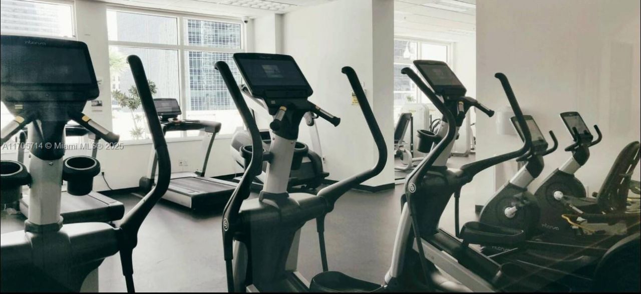 1200 Brickell Bay Dr, Unit 3220, Miami, FL 33131 Photo