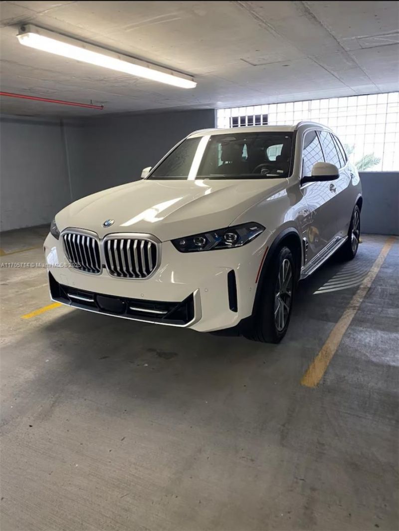 1200 Brickell Bay Dr, Unit 3220, Miami, FL 33131 Photo