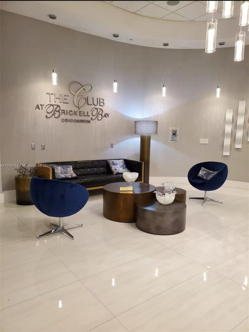 1200 Brickell Bay Dr, Unit 3220, Miami, FL 33131 Photo