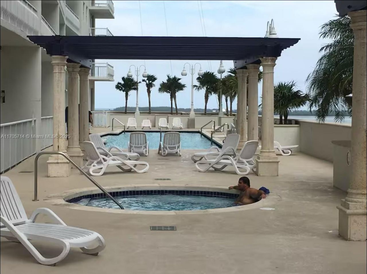 1200 Brickell Bay Dr, Unit 3220, Miami, FL 33131 Photo