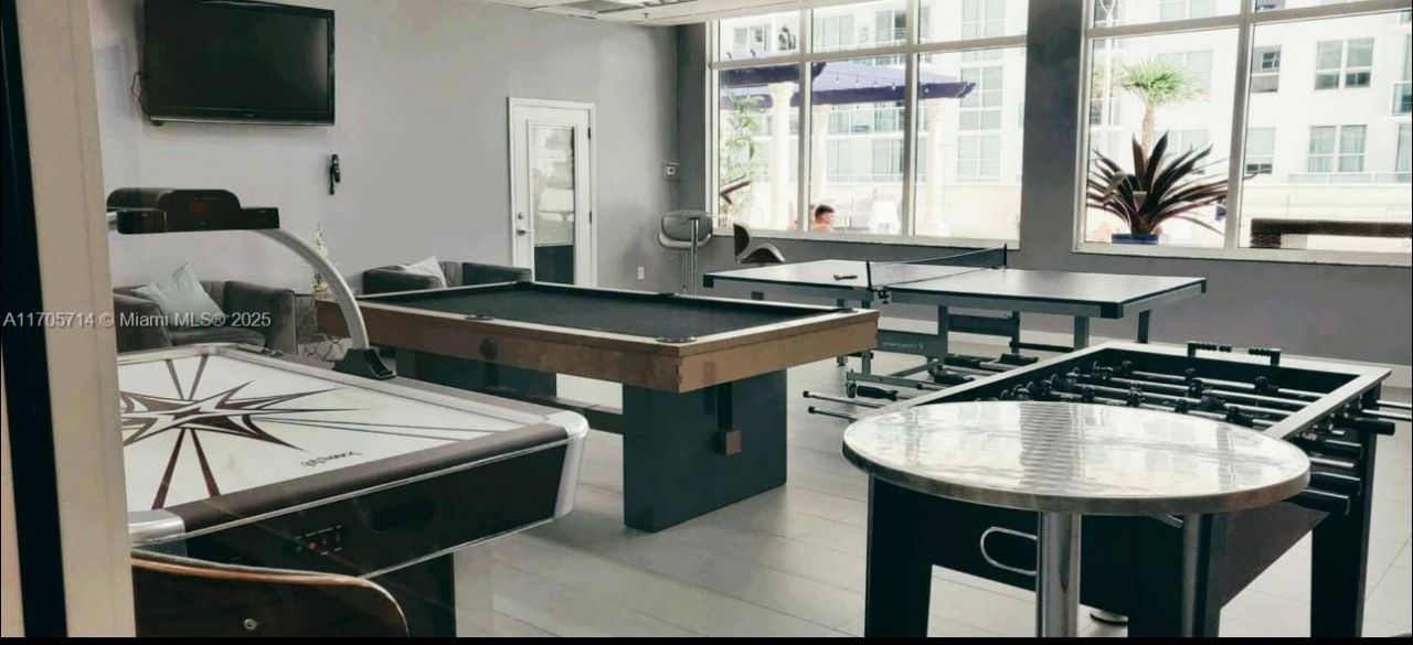 1200 Brickell Bay Dr, Unit 3220, Miami, FL 33131 Photo