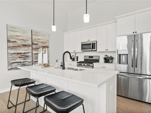 19716 W 195th Place, Spring Hill, KS 66083