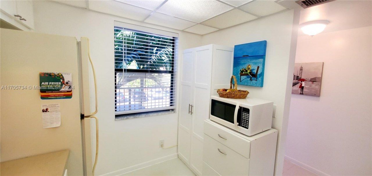 10304 Sunrise Lakes Blvd, Unit 211, Sunrise, FL 33322 Photo