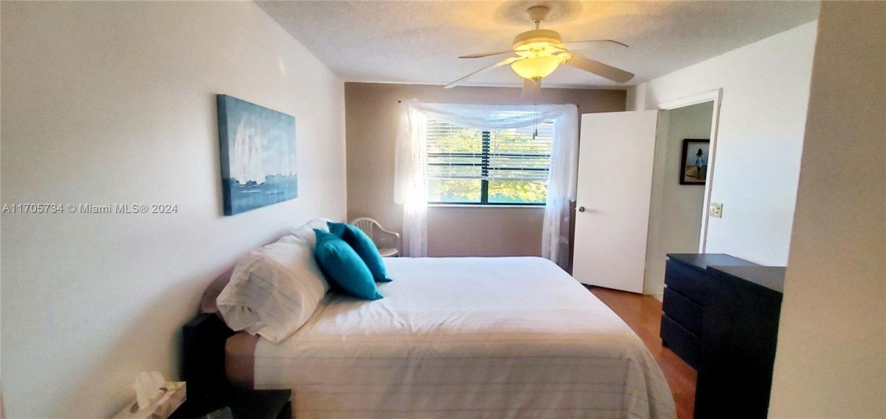 10304 Sunrise Lakes Blvd, Unit 211, Sunrise, FL 33322 Photo