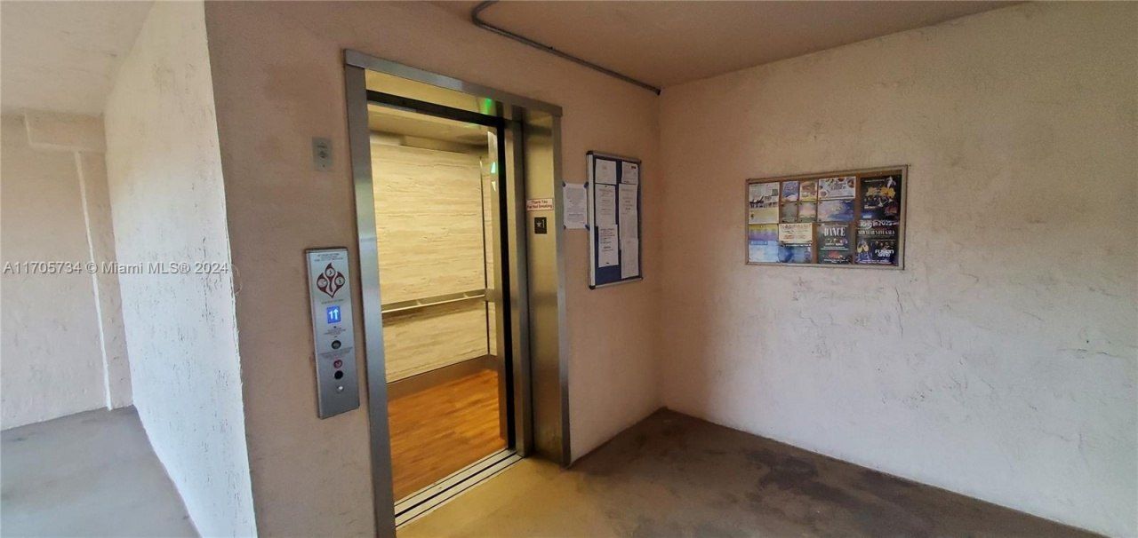 10304 Sunrise Lakes Blvd, Unit 211, Sunrise, FL 33322 Photo