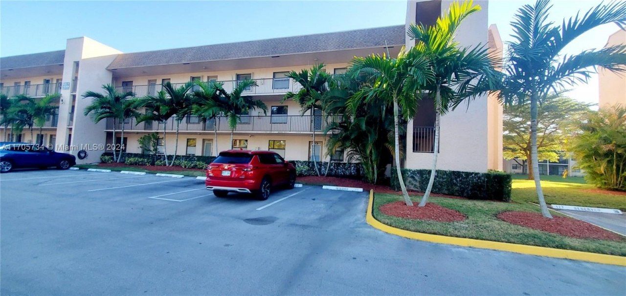 10304 Sunrise Lakes Blvd, Unit 211, Sunrise, FL 33322 Photo