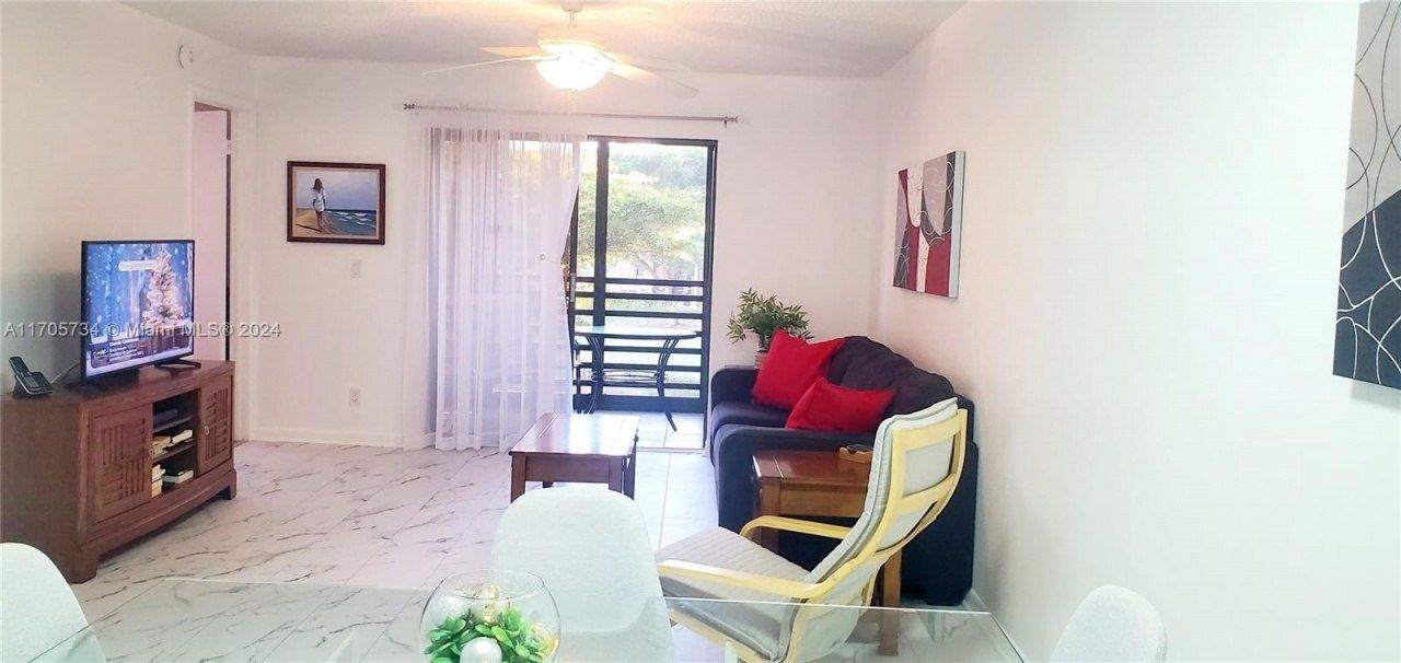 10304 Sunrise Lakes Blvd, Unit 211, Sunrise, FL 33322 Photo