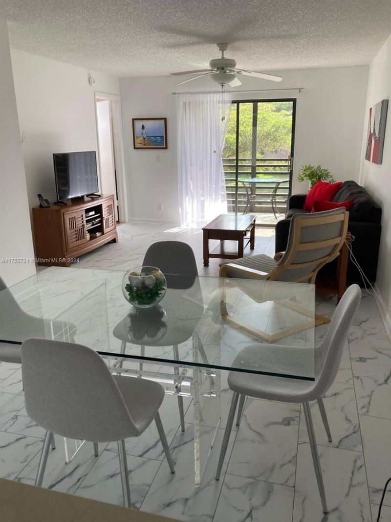 10304 Sunrise Lakes Blvd, Unit 211, Sunrise, FL 33322 Photo