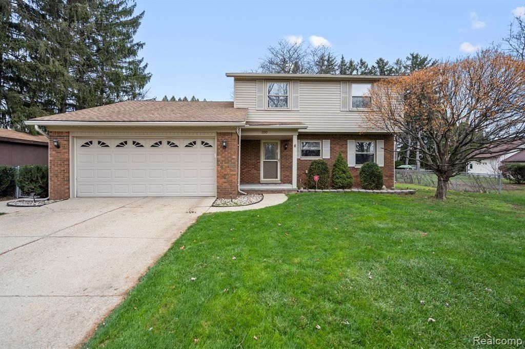 200 Florence Drive, Troy, MI 48098 Main Photo