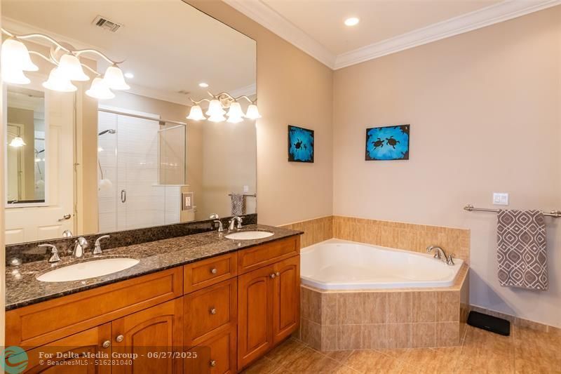 3909 NE 21st Avenue, Unit 4, Fort Lauderdale, FL 33308 Photo