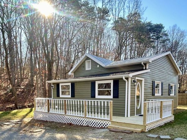 1294 E MAIN ST, STANLEY, VA 22851