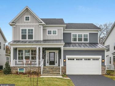 2423 JACKSON PARKWAY, VIENNA, VA 22180