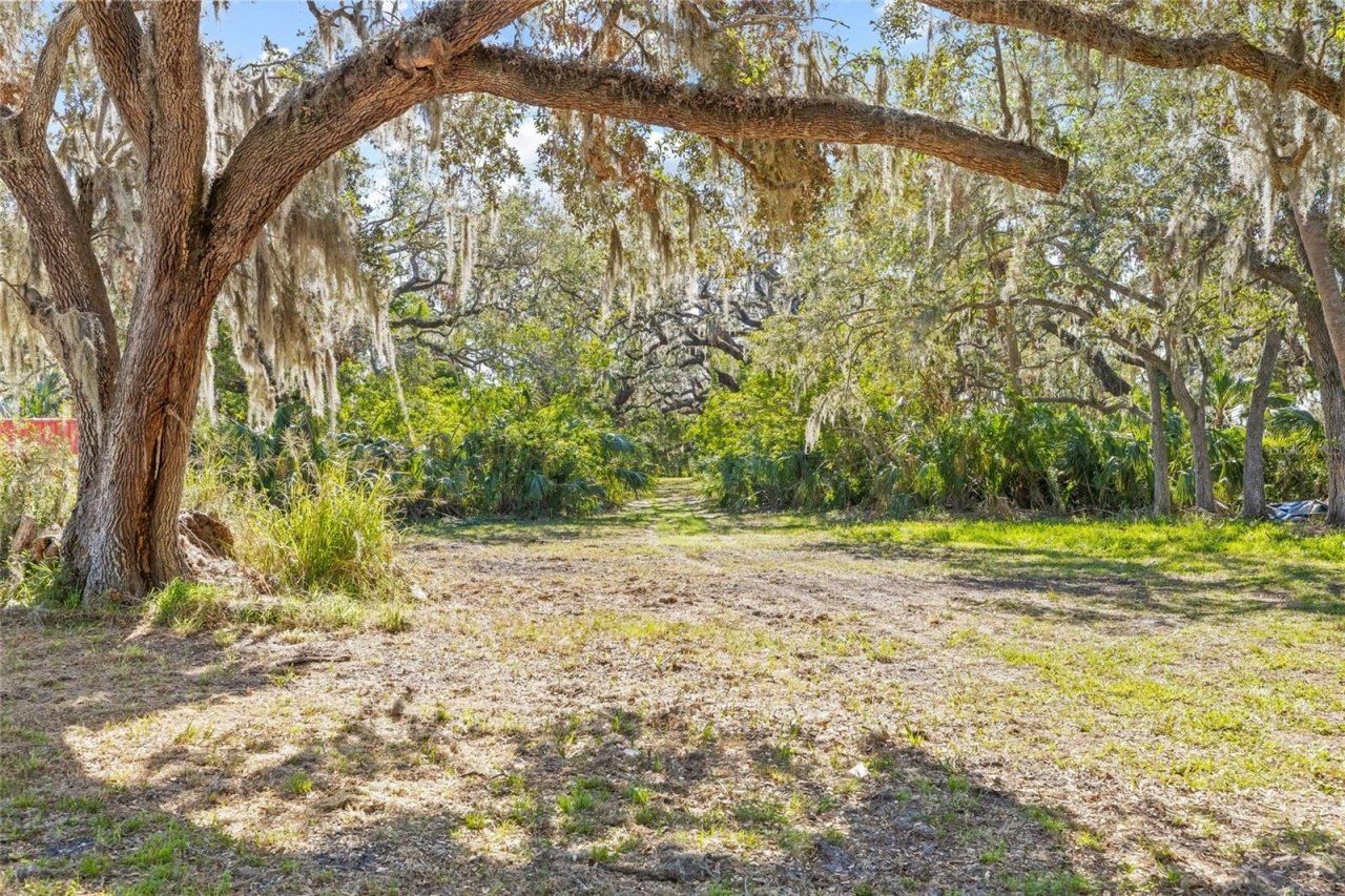 2312 W Shell Point Road, Ruskin, FL 33570 Photo