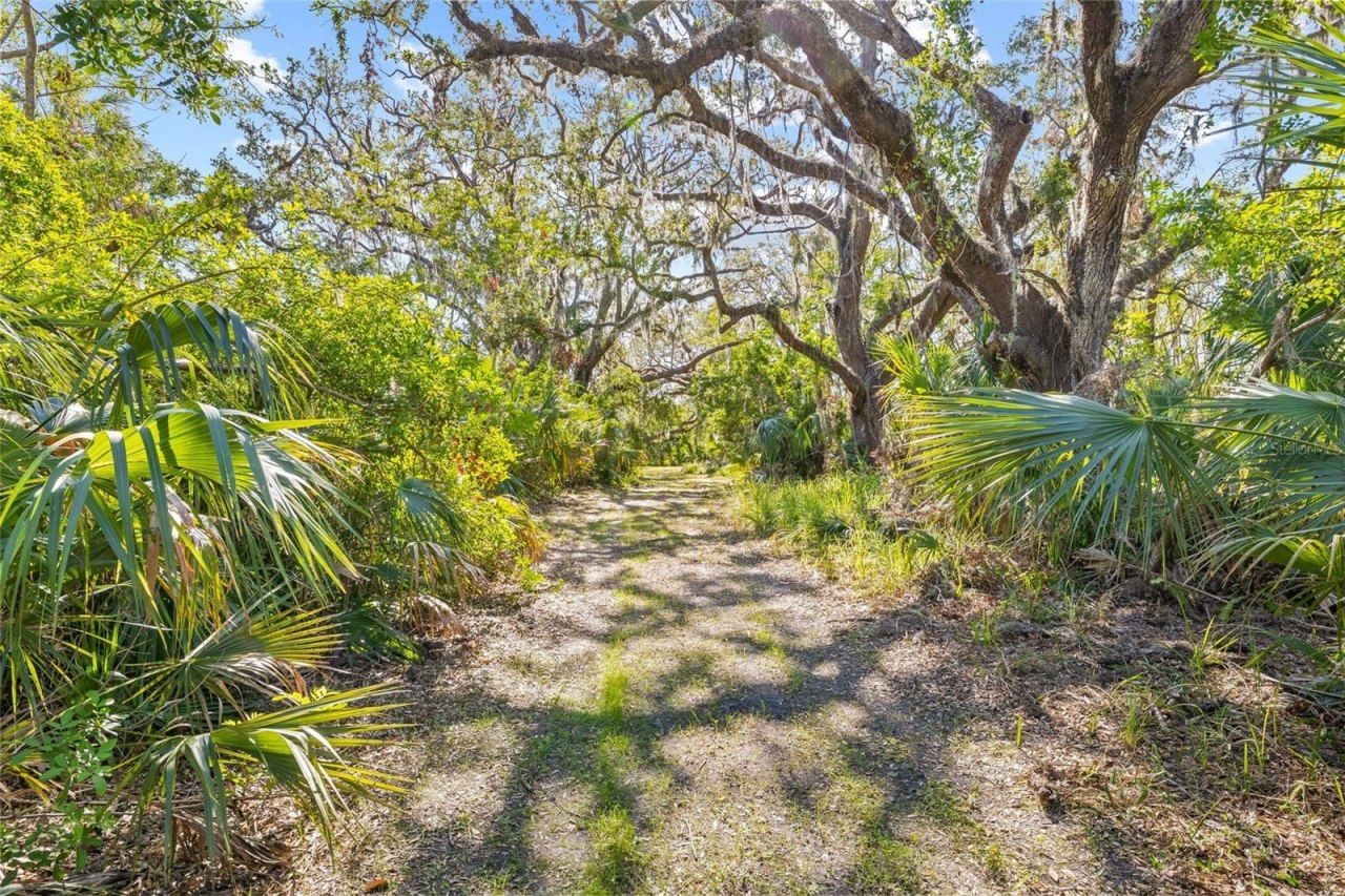 2312 W Shell Point Road, Ruskin, FL 33570 Photo