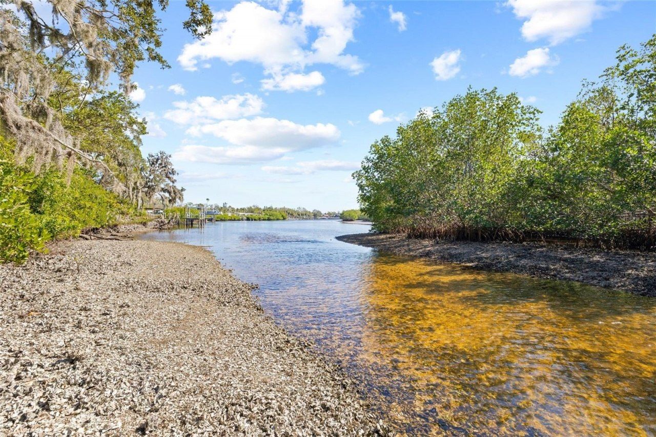 2312 W Shell Point Road, Ruskin, FL 33570 Photo