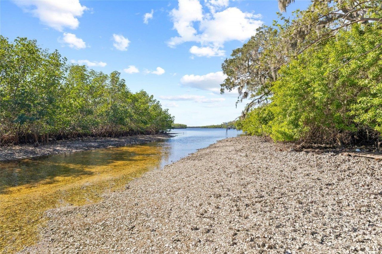 2312 W Shell Point Road, Ruskin, FL 33570 Photo