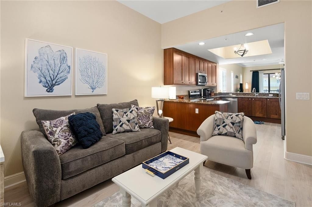 985 Sandpiper St, Unit I201, Naples, FL 34102 Photo