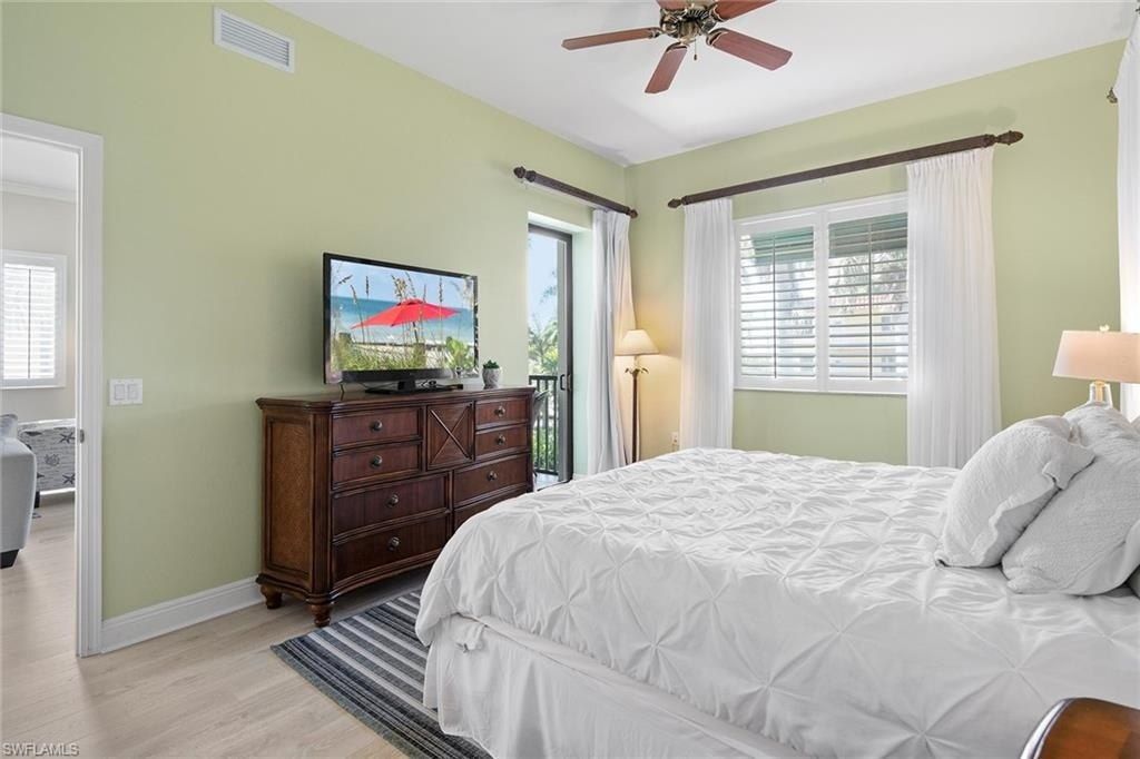985 Sandpiper St, Unit I201, Naples, FL 34102 Photo