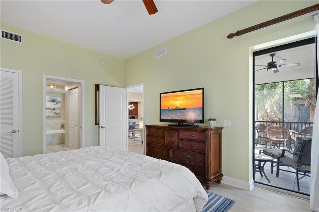 985 Sandpiper St, Unit I201, Naples, FL 34102 Photo