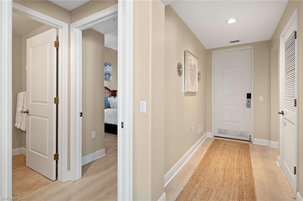 985 Sandpiper St, Unit I201, Naples, FL 34102 Photo