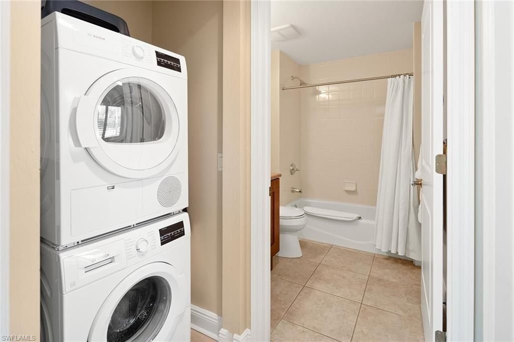 985 Sandpiper St, Unit I201, Naples, FL 34102 Photo