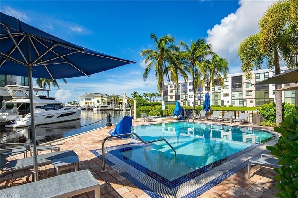 985 Sandpiper St, Unit I201, Naples, FL 34102 Photo