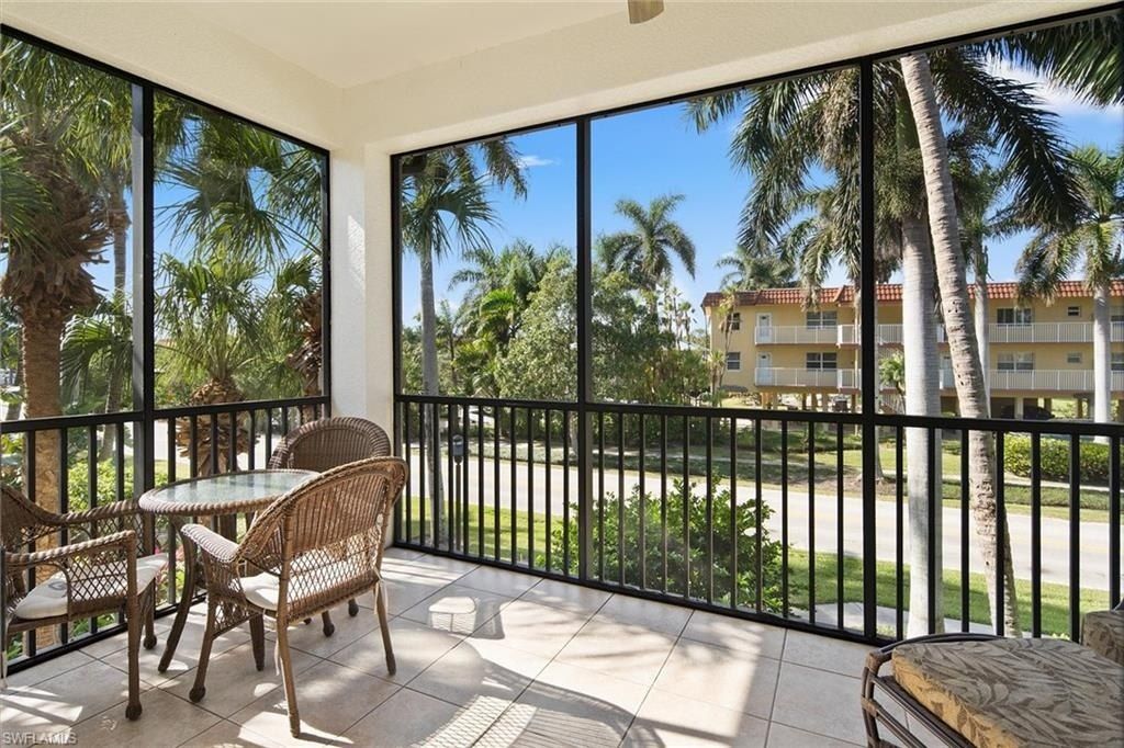 985 Sandpiper St, Unit I201, Naples, FL 34102 Photo