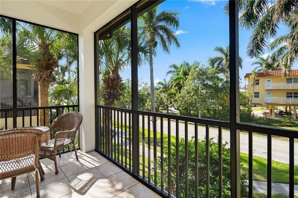 985 Sandpiper St, Unit I201, Naples, FL 34102 Photo