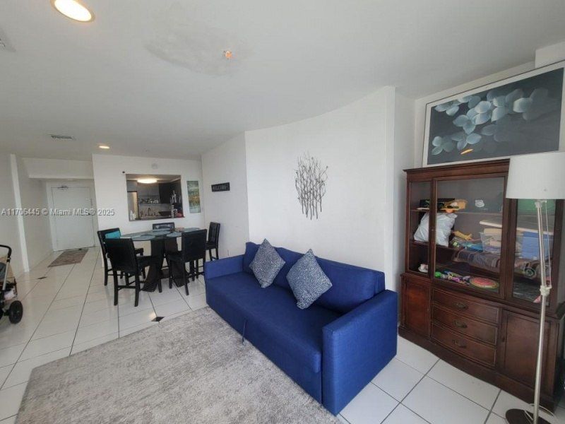 5601 Collins Ave, Unit PH-9, Miami Beach, FL 33140 Photo