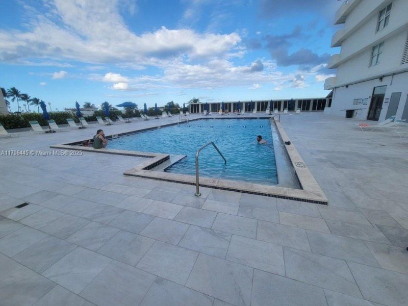 5601 Collins Ave, Unit PH-9, Miami Beach, FL 33140 Photo