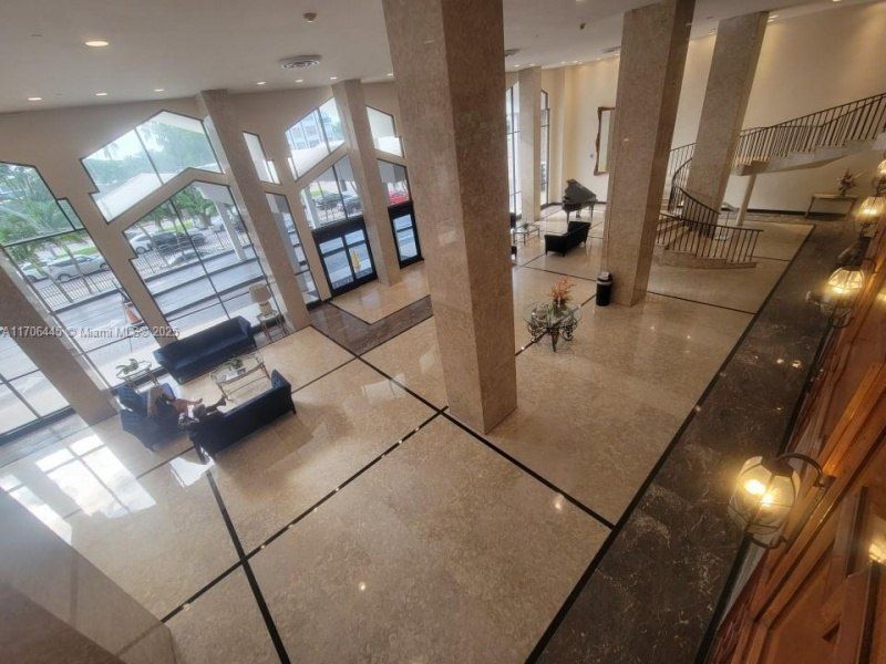 5601 Collins Ave, Unit PH-9, Miami Beach, FL 33140 Photo