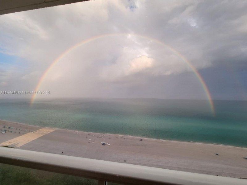 5601 Collins Ave, Unit PH-9, Miami Beach, FL 33140 Photo