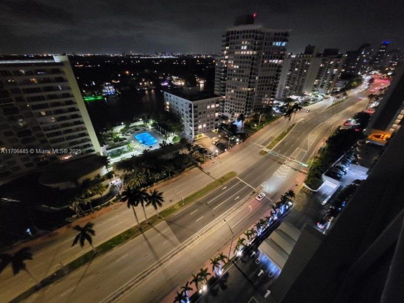 5601 Collins Ave, Unit PH-9, Miami Beach, FL 33140 Photo