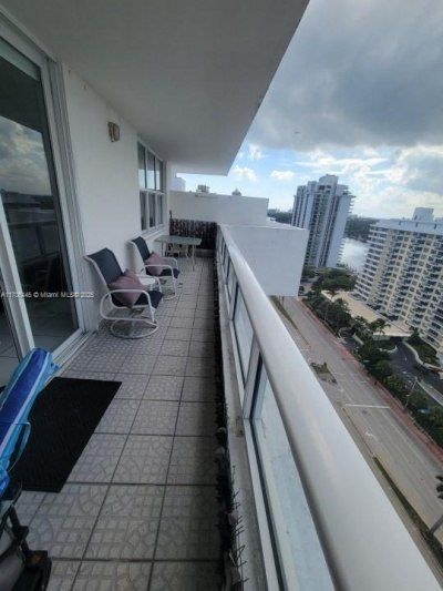 5601 Collins Ave, Unit PH-9, Miami Beach, FL 33140 Photo